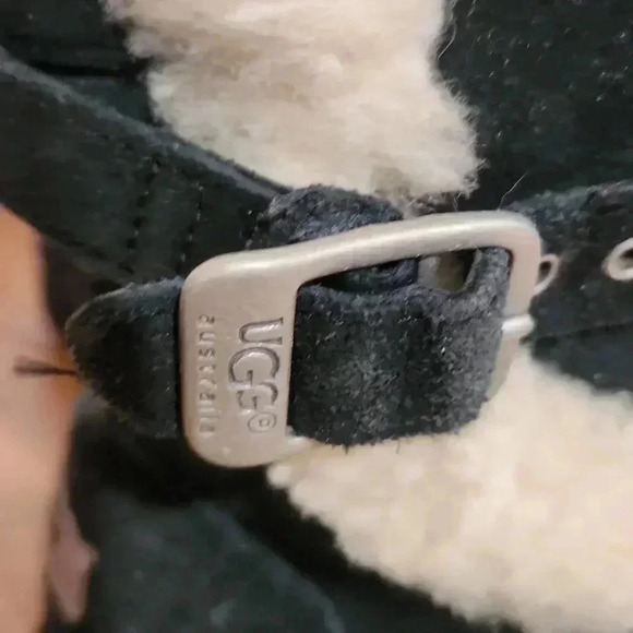 Ugg Maddie A trio of buckles embellishes a sassy suede boit - Picture 3 of 9